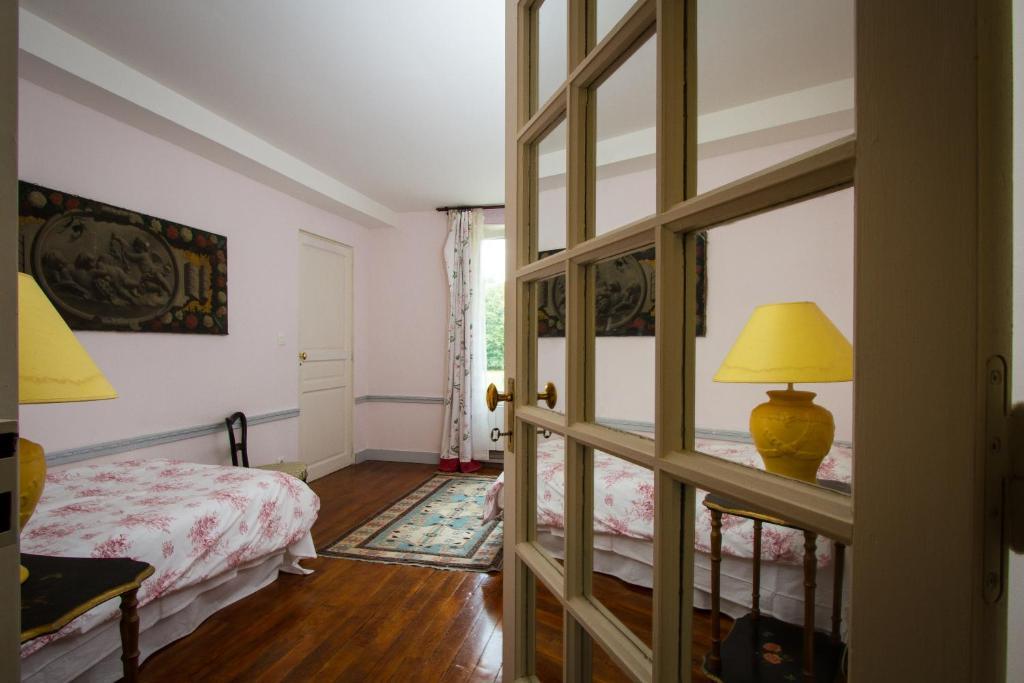 Bed and Breakfast Chateau De La Madeleine Pressagny-lʼOrgeuilleux Zimmer foto