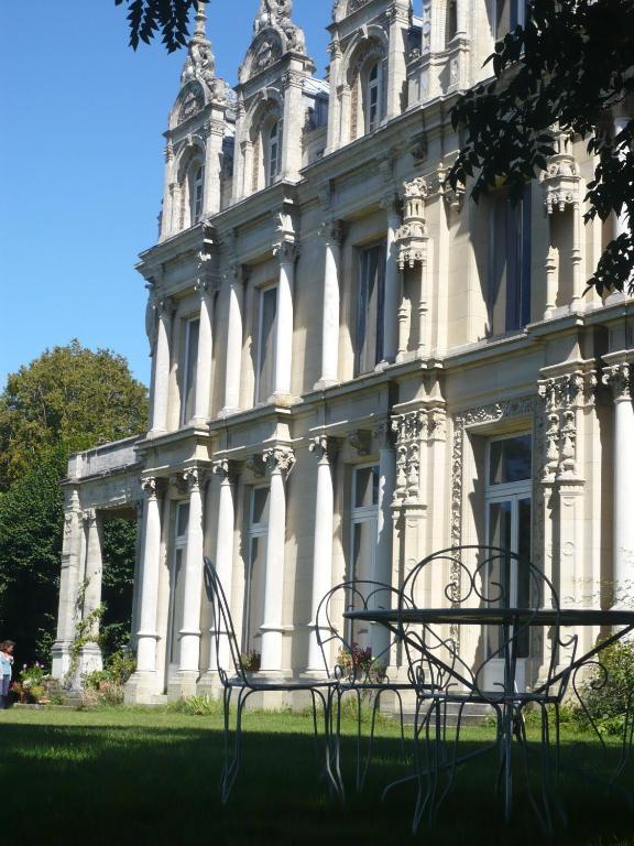 Bed and Breakfast Chateau De La Madeleine Pressagny-lʼOrgeuilleux Exterior foto
