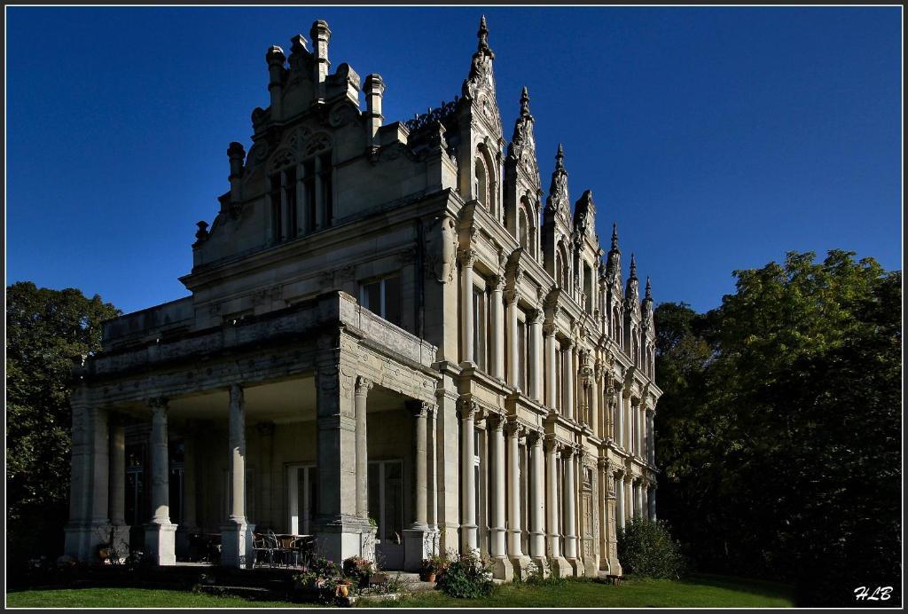 Bed and Breakfast Chateau De La Madeleine Pressagny-lʼOrgeuilleux Exterior foto