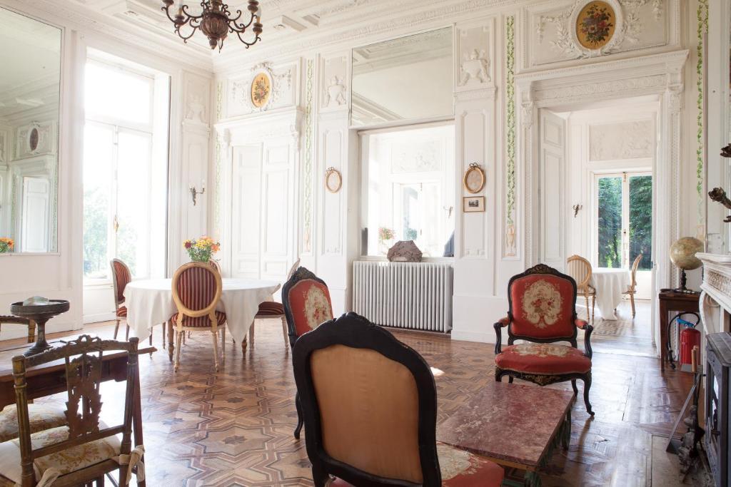 Bed and Breakfast Chateau De La Madeleine Pressagny-lʼOrgeuilleux Exterior foto